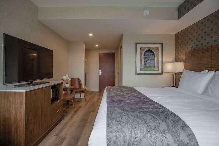 Room 34 of 70